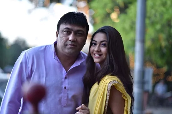 Reem Sameer Shaikh with her father Sameer Shaikh